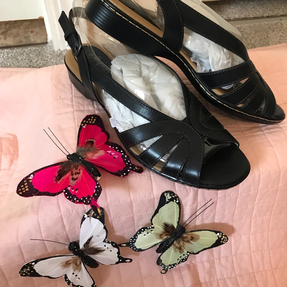 Softspots Pillowtop Technology Black Sandals